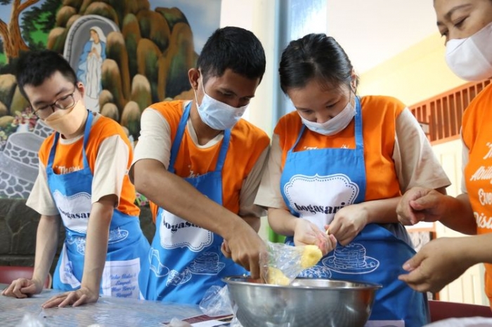 Peringati Down Syndrome, Bogasari Latih Anak Berkebutuhan Khusus  Artikel ini telah tayang di Kompas.com dengan judul "Peringati Down Syndrome, Bogasari Latih Anak Berkebutuhan Khusus", Klik untuk bac